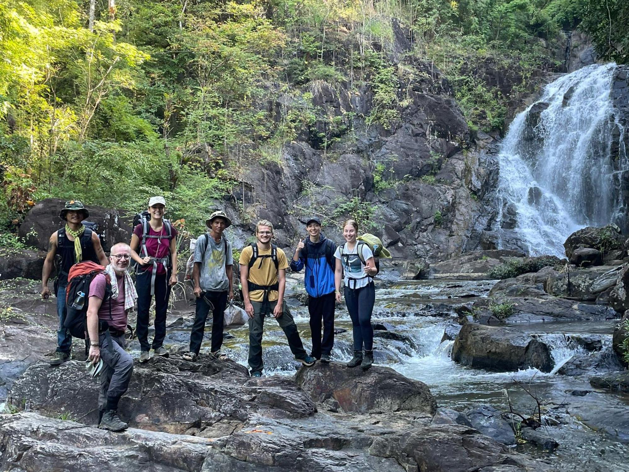 Backpacker Hostel And Jungle Trekking Banlung Buitenkant foto