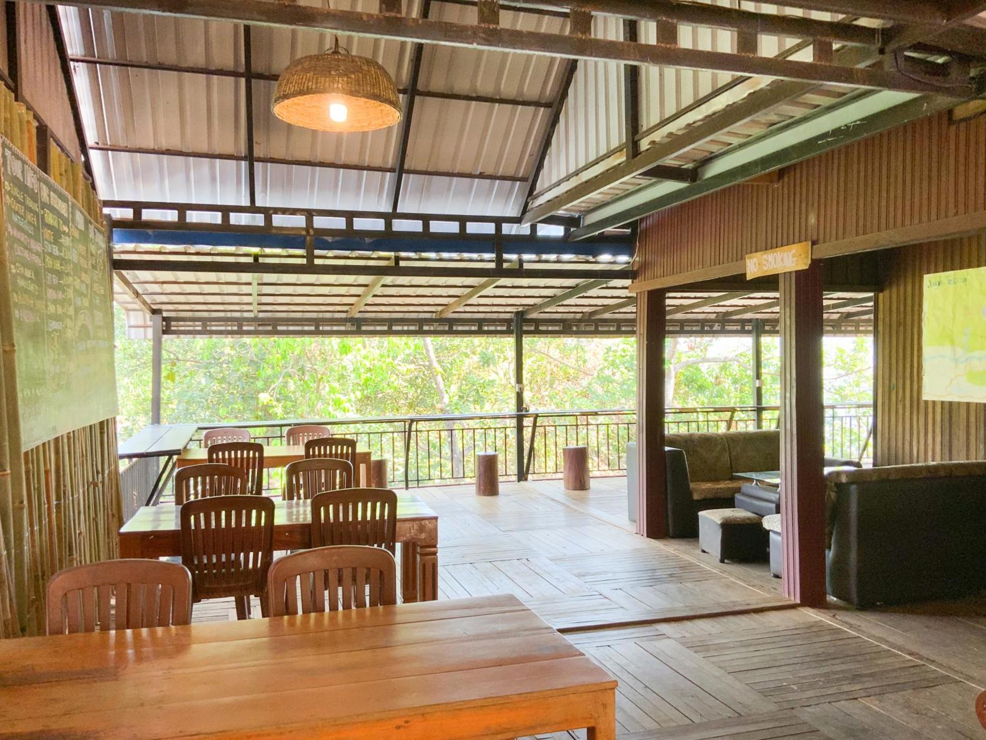 Backpacker Hostel And Jungle Trekking Banlung Buitenkant foto